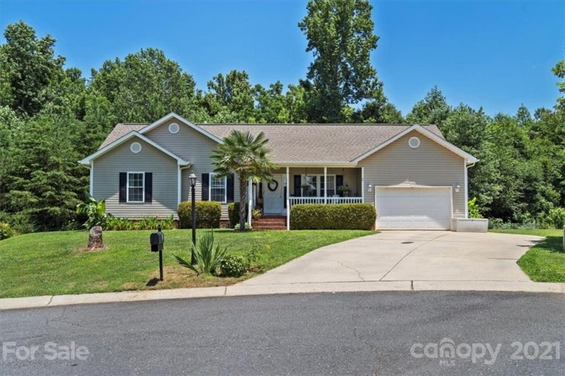 306 Lone Tree Lane