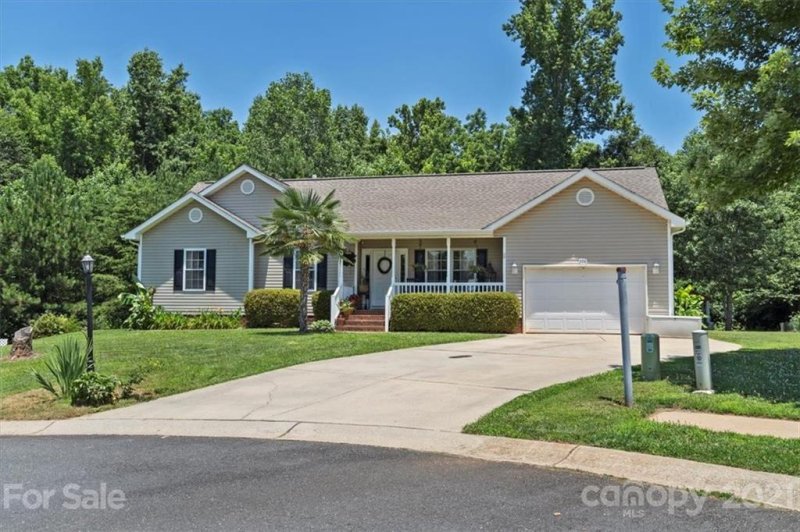 Property image 3 at 306 Lone Tree Lane, Clover, SC 29710