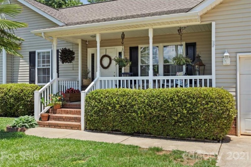 Property image 4 at 306 Lone Tree Lane, Clover, SC 29710