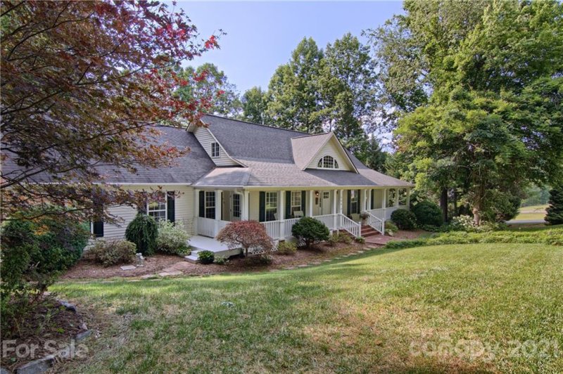 Property image 2 at 108 Bridlewood Trail, Mills River, NC 28759