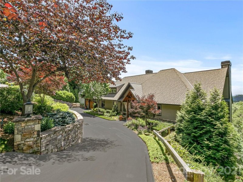 Property image 3 at 105 Robinhood Road, Asheville, NC 28804