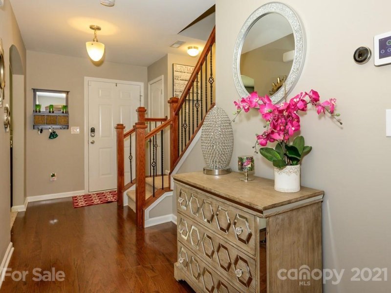 Property image 3 at 334 Cornielle Lane, Charlotte, NC 28216