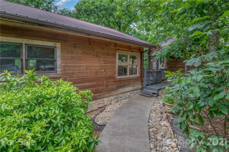 Property image 3 at 318 Springbrook Drive, Columbus, NC 28722