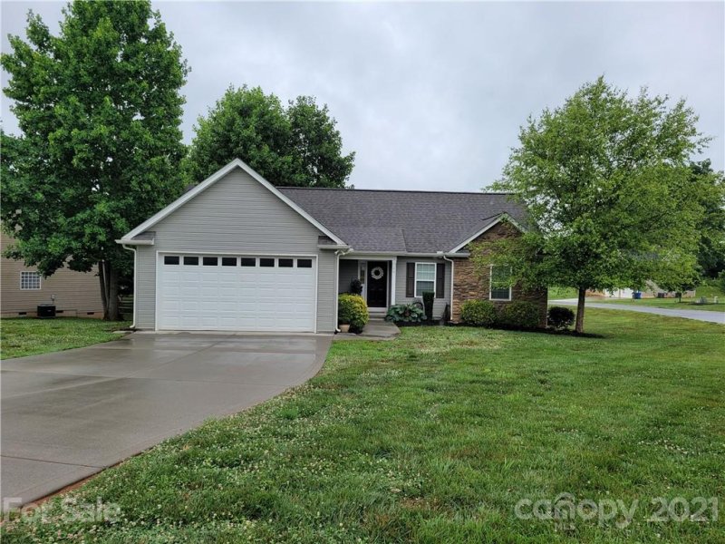 Property image 3 at 104 Emma Mae Drive, Statesville, NC 28677