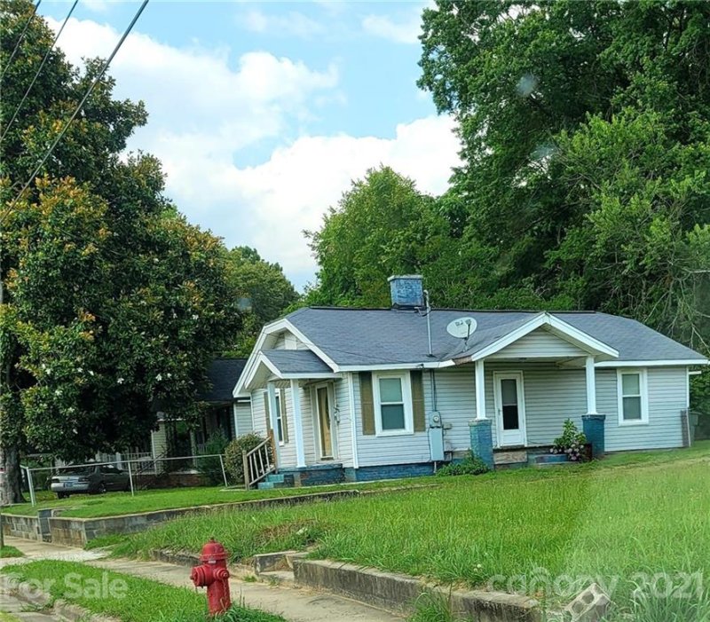 Property image 4 at 504 Morehead Street, Gastonia, NC 28054