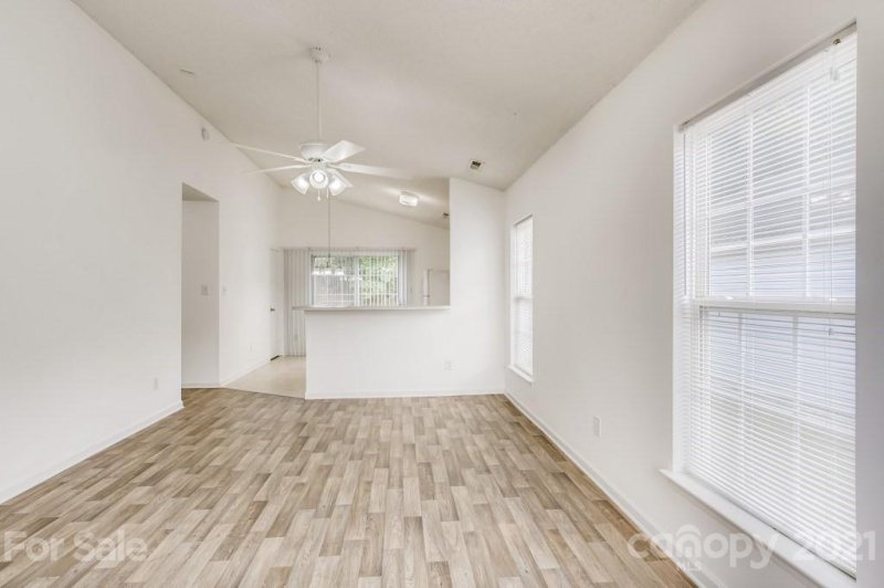 Property image 4 at 5833 Greenway Vista Lane, Charlotte, NC 28216