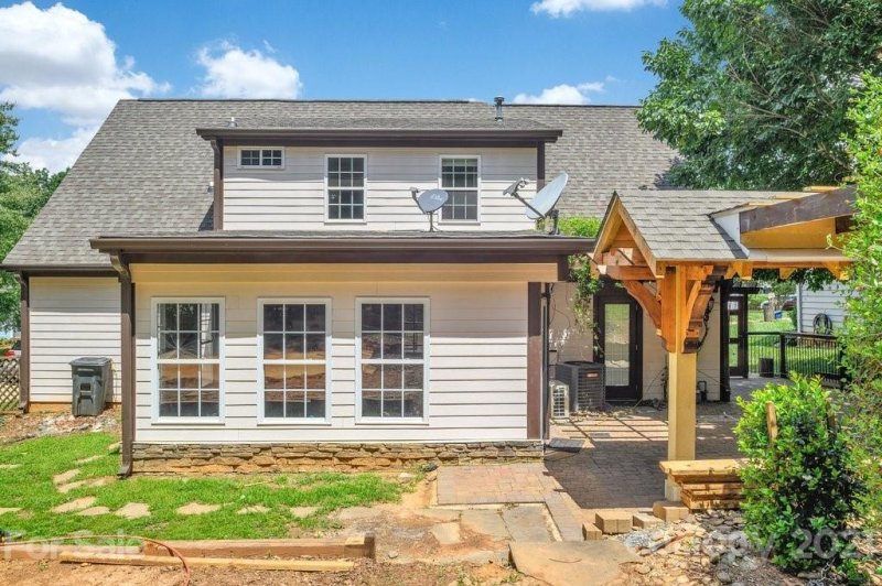 Property image 3 at 8521 Red Setter Lane, Charlotte, NC 28227