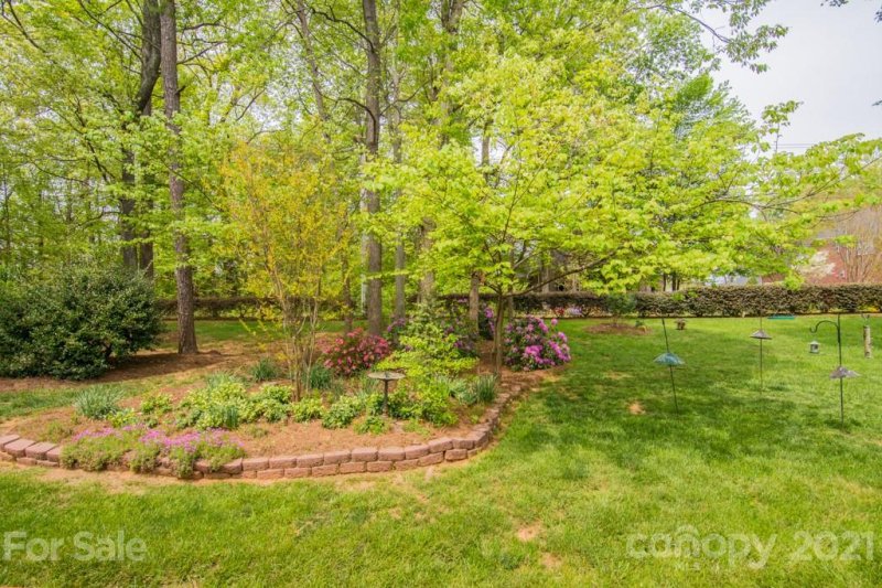 Property image 5 at 131 Eaglecrest Drive, Matthews, NC 28104