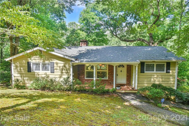 1604 Mountain Cove Road