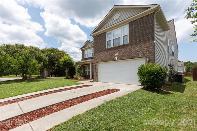 Property image 2 at 12946 Silvaire Farm Road, Charlotte, NC 28278
