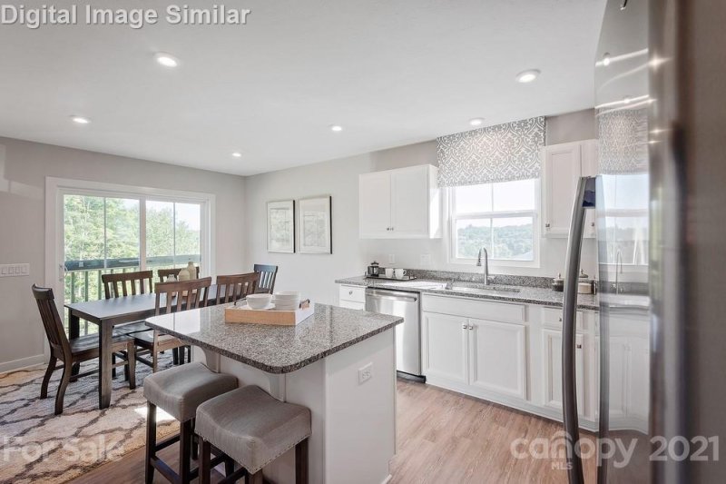 Property image 4 at 5516 Hughesdale Drive, Charlotte, NC 28215