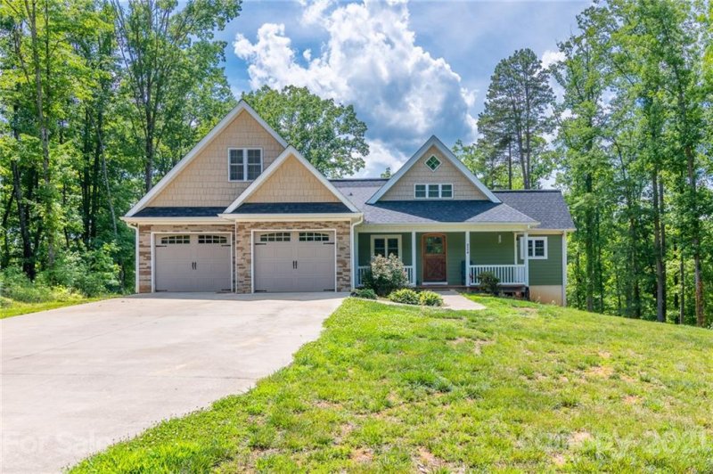 224 Blue Water Drive