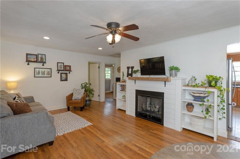 Property image 5 at 202 Calhoun Street, Hendersonville, NC 28739