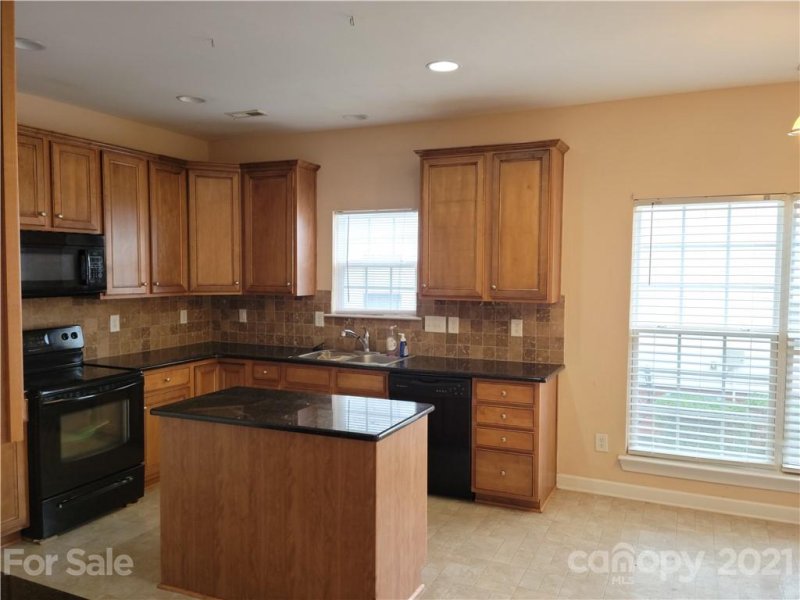 Property image 2 at 110 Planters Drive, Statesville, NC 28677