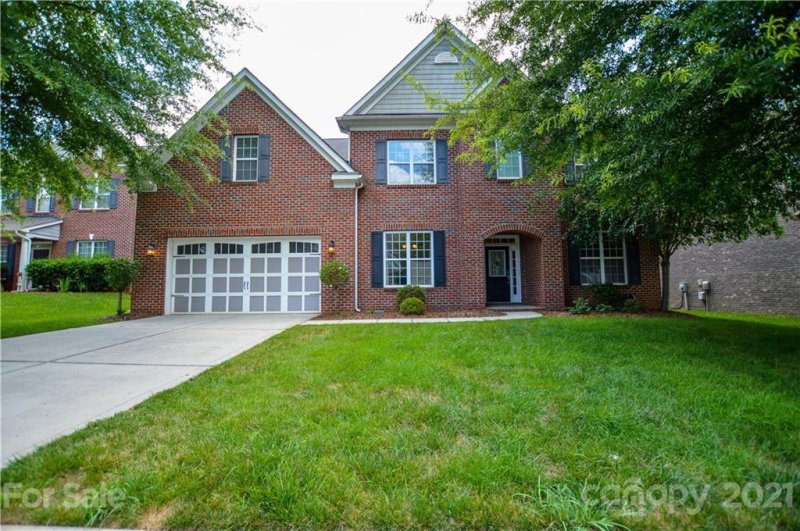 10522 Paxton Run Road