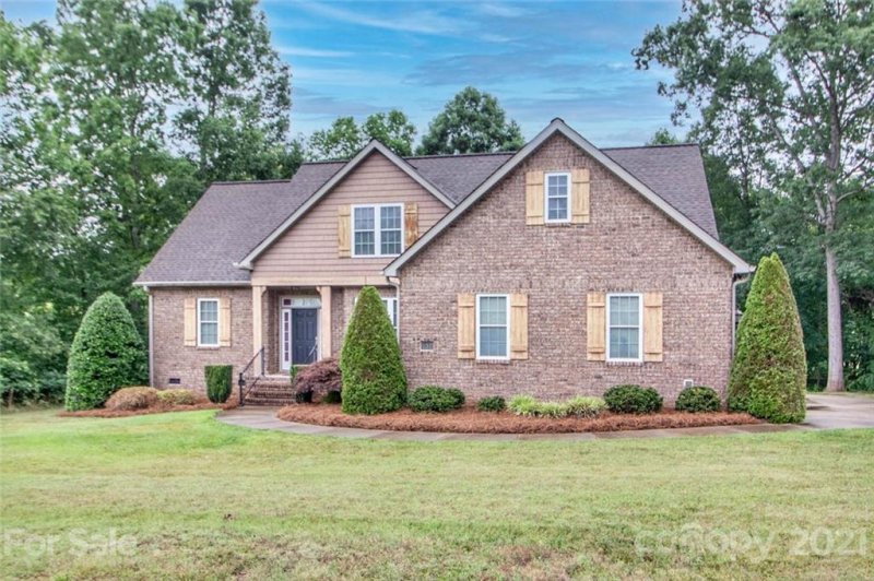 Property image 2 at 131 Stallion Lane, Statesville, NC 28625