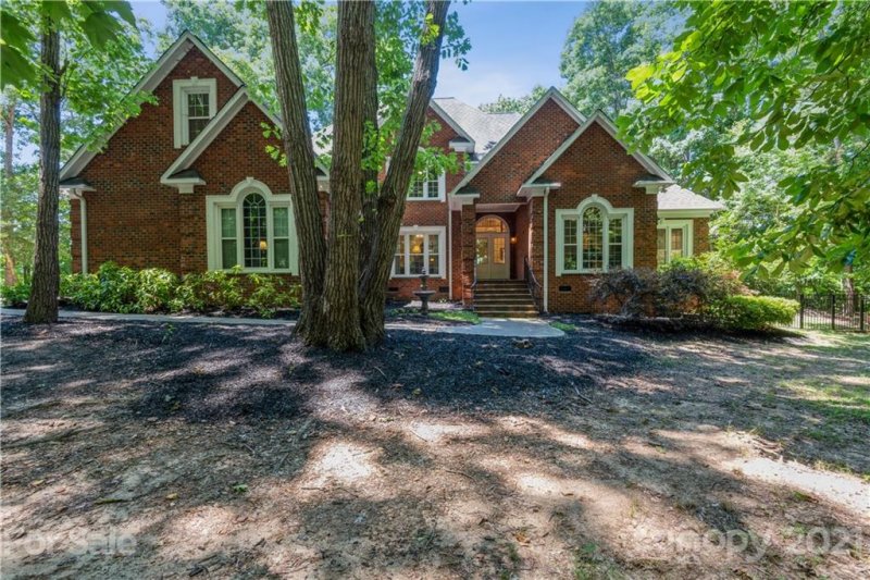 3403 Peninsula Court