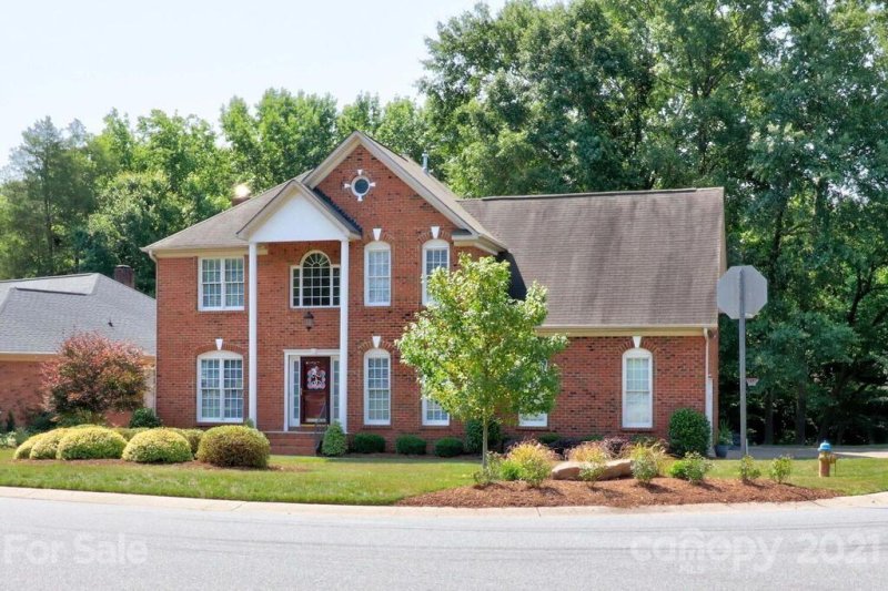 2000 Stoney Creek Drive