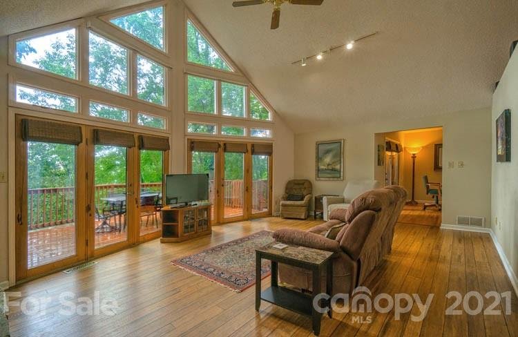 Property image 3 at 123 High Top Lane, Asheville, NC 28803