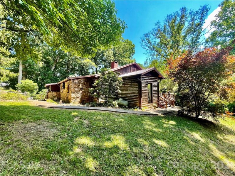 Property image 5 at 20 Deavermont Circle, Asheville, NC 28806