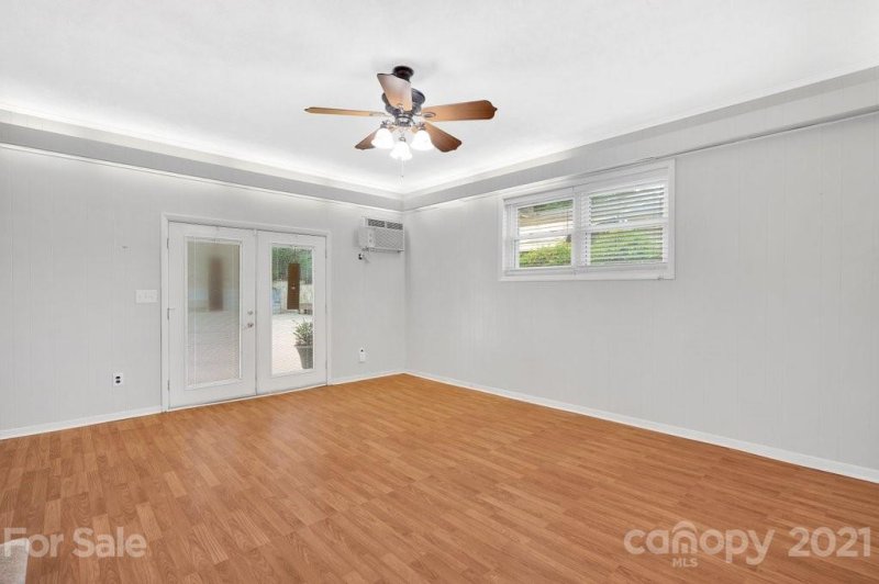 Property image 5 at 1531 Woodberry Road, Charlotte, NC 28212