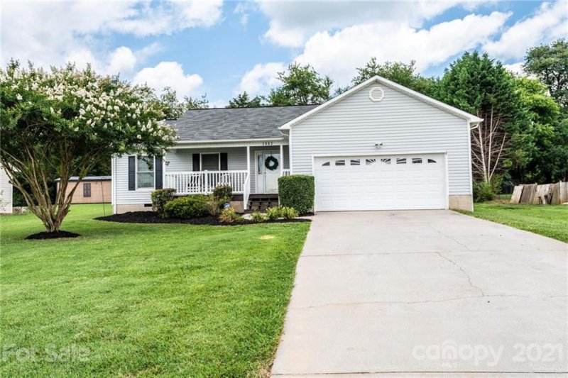 Property image 3 at 2062 Rocketts Way, Newton, NC 28658