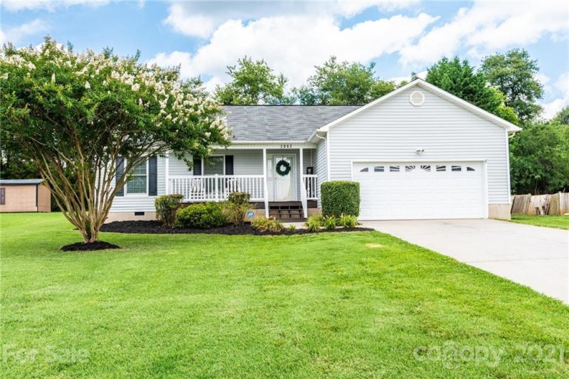 Property image 4 at 2062 Rocketts Way, Newton, NC 28658