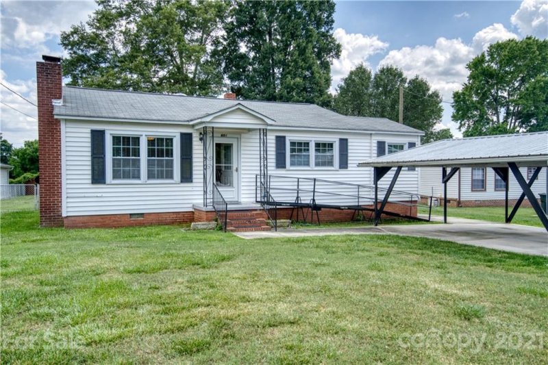 Property image 4 at 601 Gann Street, Lowell, NC 28098