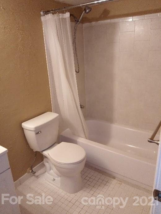 Property image 3 at 5805 Hunting Ridge Lane, Charlotte, NC 28212