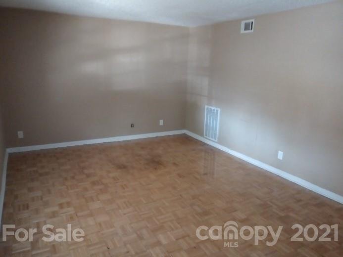 Property image 4 at 5805 Hunting Ridge Lane, Charlotte, NC 28212