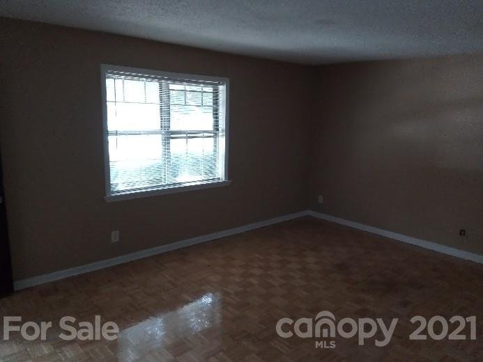 Property image 5 at 5805 Hunting Ridge Lane, Charlotte, NC 28212