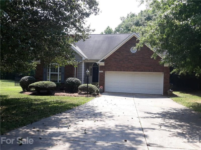 Property image 2 at 8006 Stevens Mill Road, Matthews, NC 28104