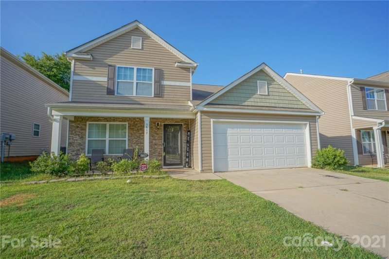 Property image 4 at 5817 Sanders Farm Lane, Charlotte, NC 28216