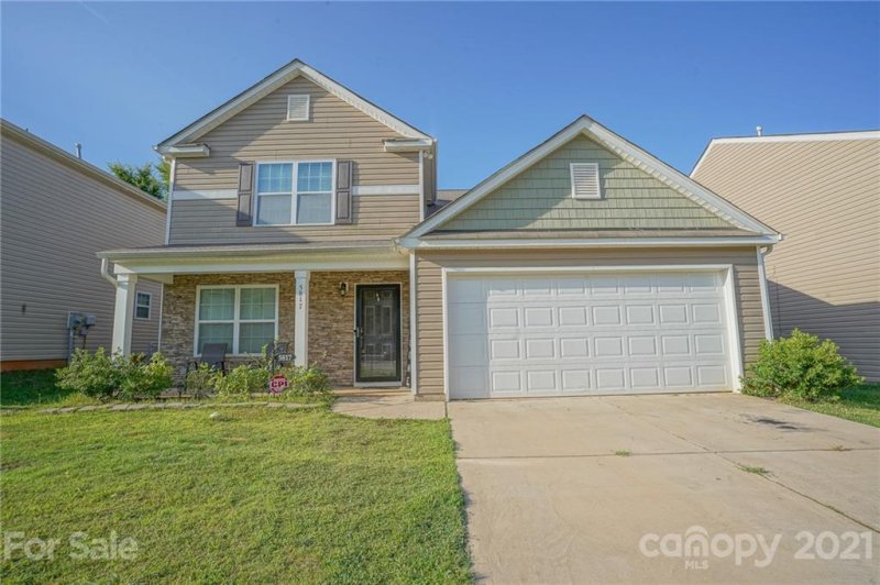 Property image 5 at 5817 Sanders Farm Lane, Charlotte, NC 28216