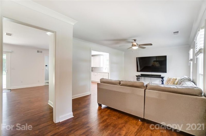 Property image 4 at 5215 Delivau Drive, Charlotte, NC 28215