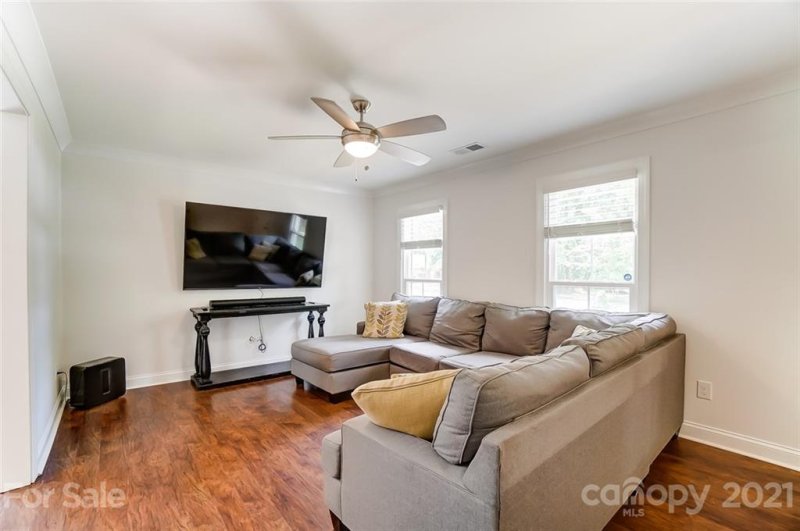 Property image 5 at 5215 Delivau Drive, Charlotte, NC 28215