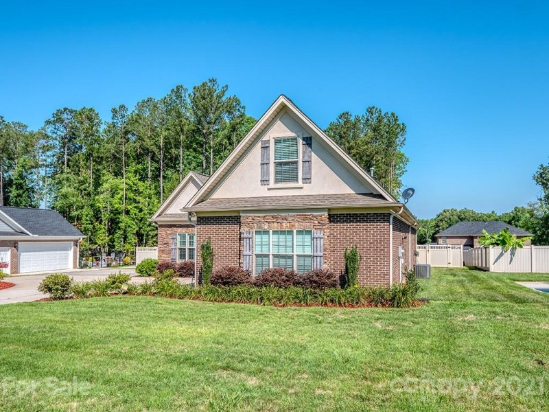 Property image 2 at 954 Wilson Drive, Lancaster, SC 29720