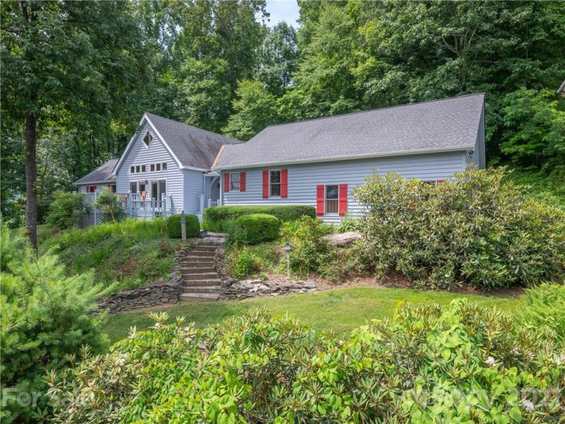 812 Summit Farm Lane