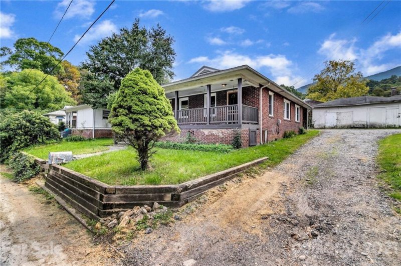 Property image 3 at 102 Gibbs Street, Swannanoa, NC 28778