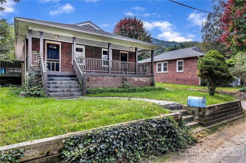 Property image 4 at 102 Gibbs Street, Swannanoa, NC 28778
