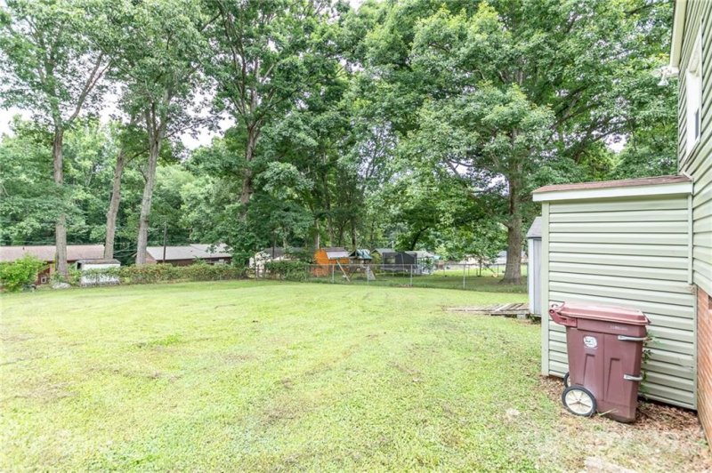 Property image 2 at 219 Parkwood Circle, Stanley, NC 28164