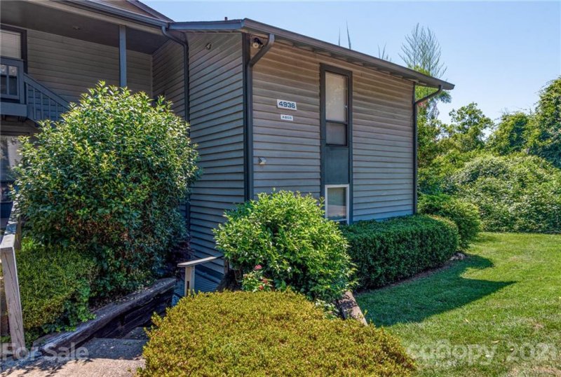 Property image 2 at 4936 Sardis Road, Charlotte, NC 28270