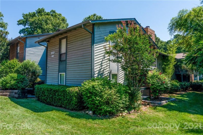 Property image 3 at 4936 Sardis Road, Charlotte, NC 28270