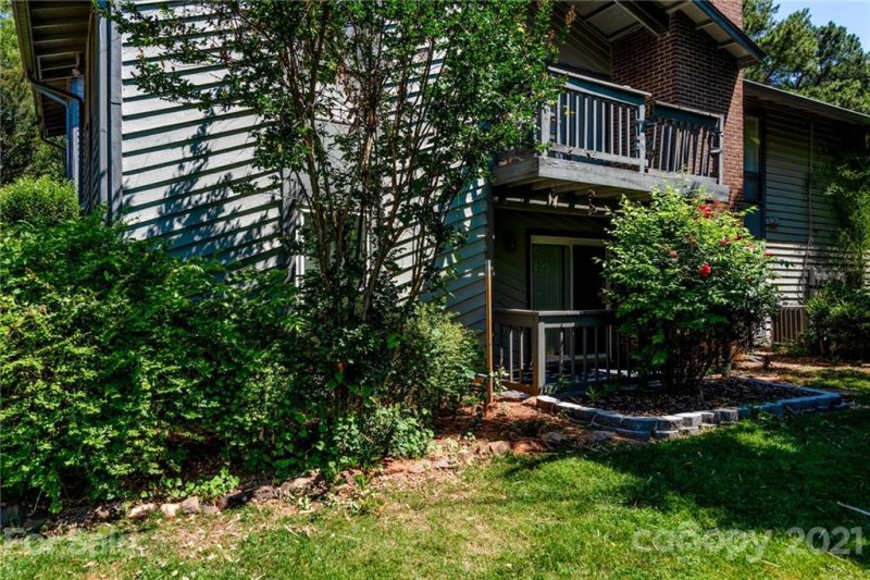 Property image 4 at 4936 Sardis Road, Charlotte, NC 28270