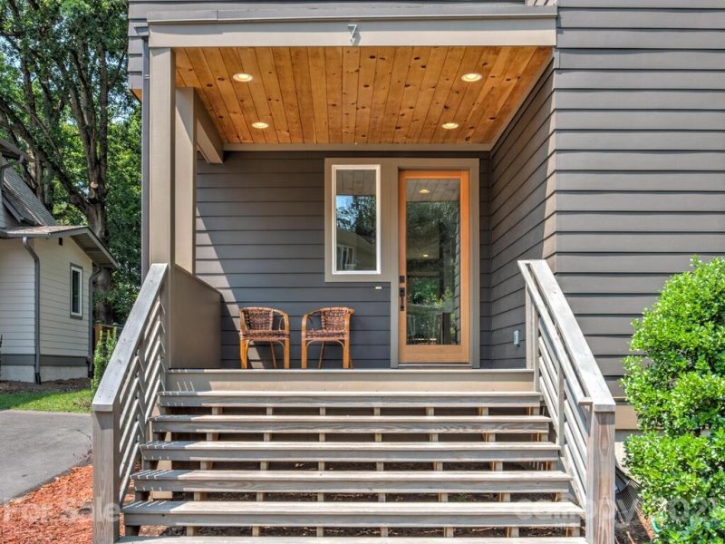 Property image 2 at 7 Mauricet Lane, Asheville, NC 28806