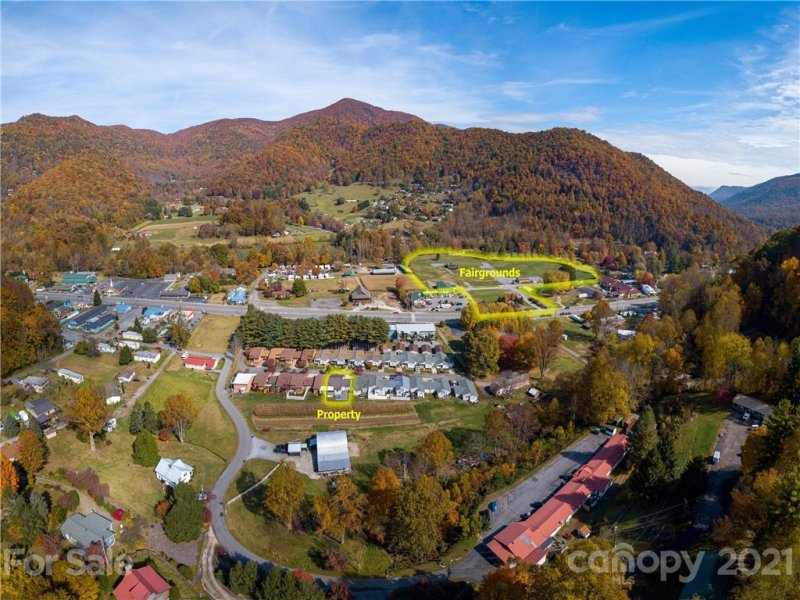 Property image 3 at 106 Market Street, Maggie Valley, NC 28751