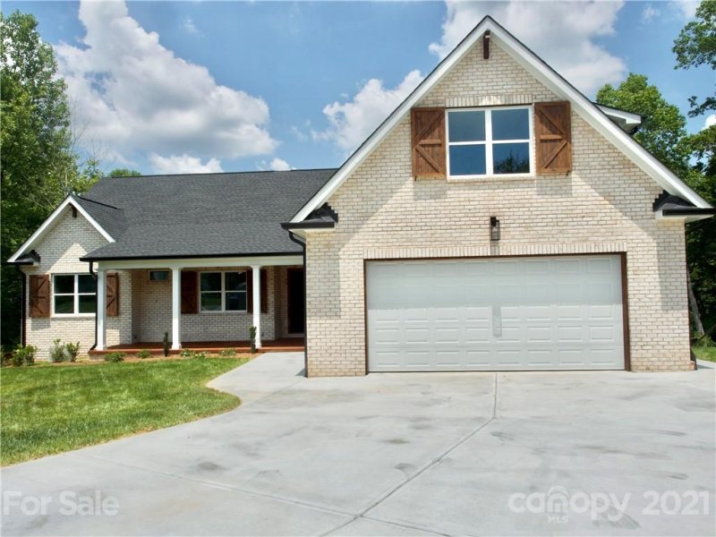 Property image 2 at 300 Setter Court, Concord, NC 28025