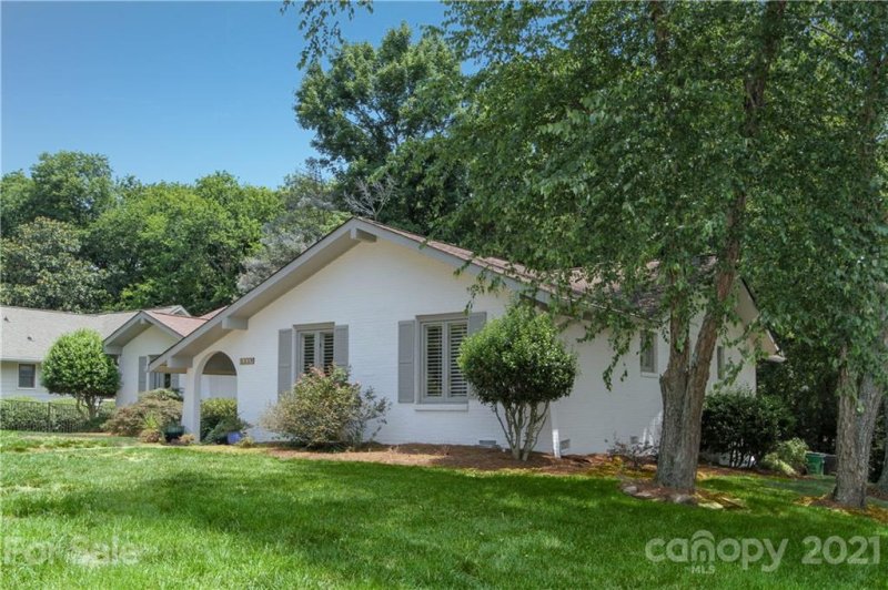 Property image 3 at 5339 Camilla Drive, Charlotte, NC 28226