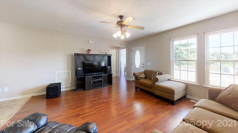 Property image 2 at 2747 Eagle Drive, Lincolnton, NC 28092