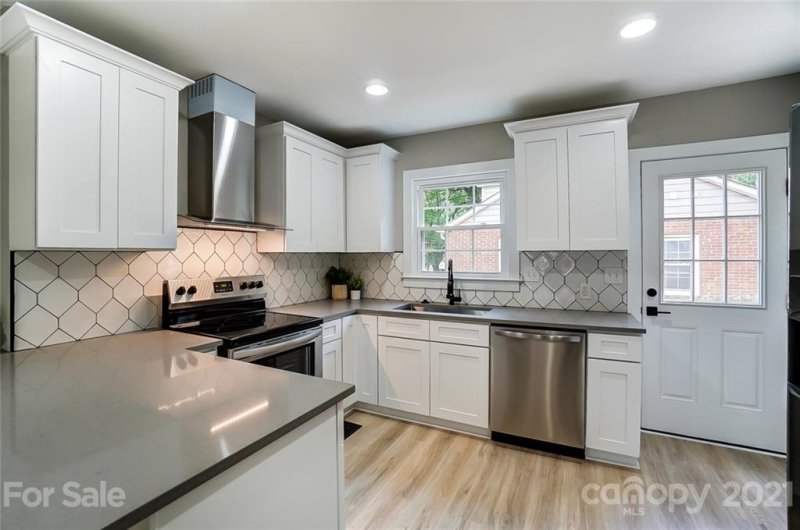 Property image 4 at 2305 Remount Road, Charlotte, NC 28208